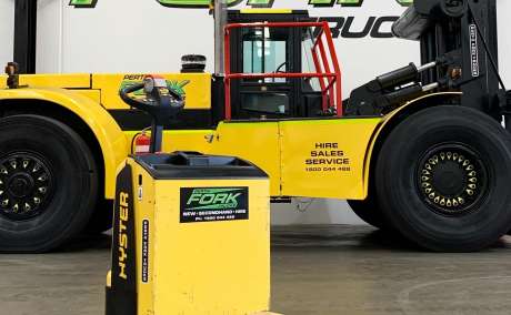 Hyster 2T Electric Pallet Jack